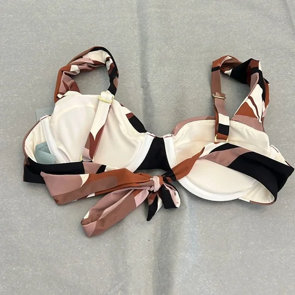 Antonio Melani Camo Swim Bra - Picture 4 of 9